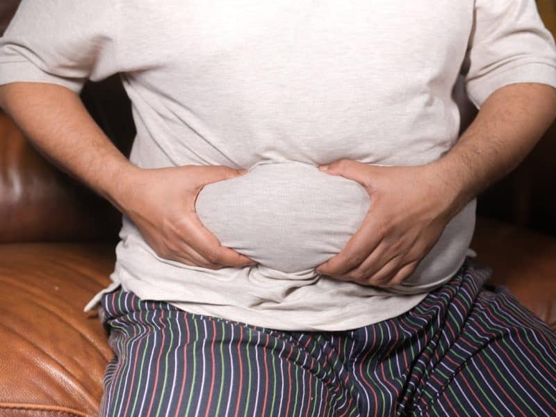 How lifting weights and cardio burn belly fat