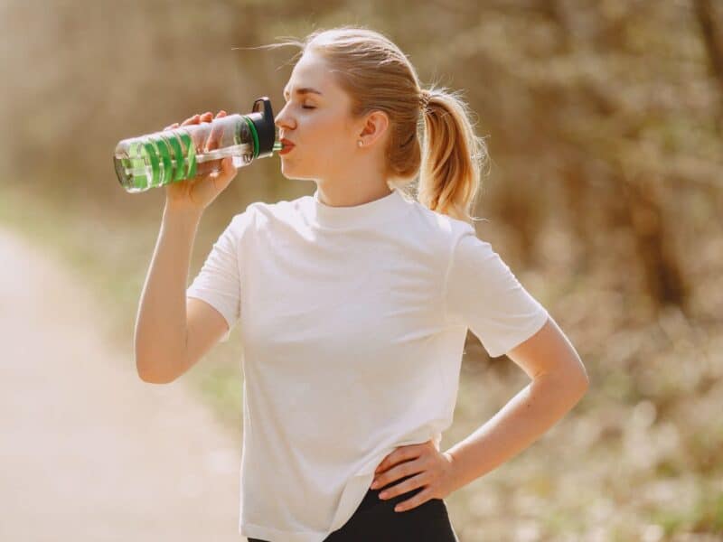 Do you need electrolytes? Will tea cool you down? Is it safe to drink beer? How to stay hydrated in a heatwave