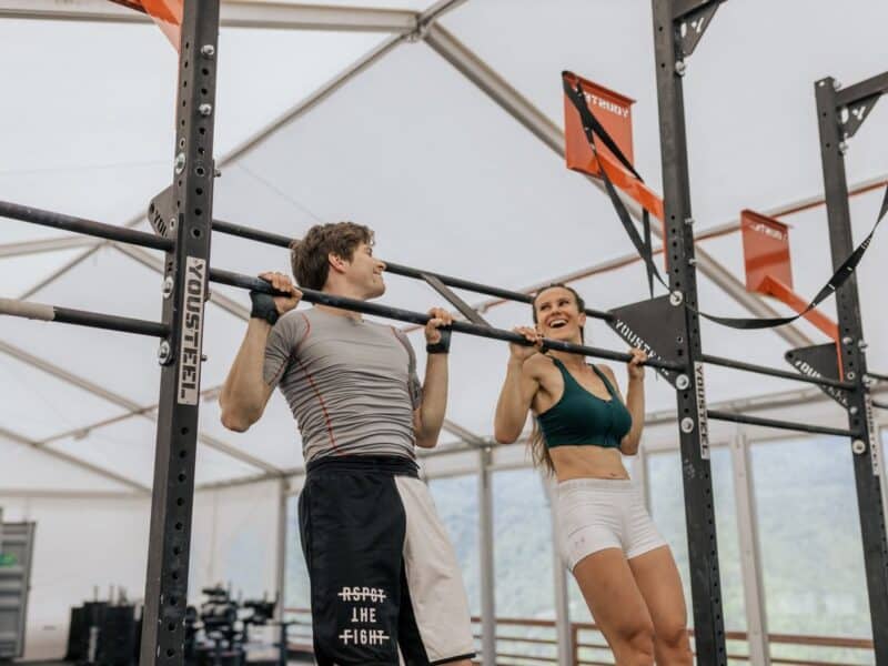Is it true that … it’s harder for women to do pull-ups?